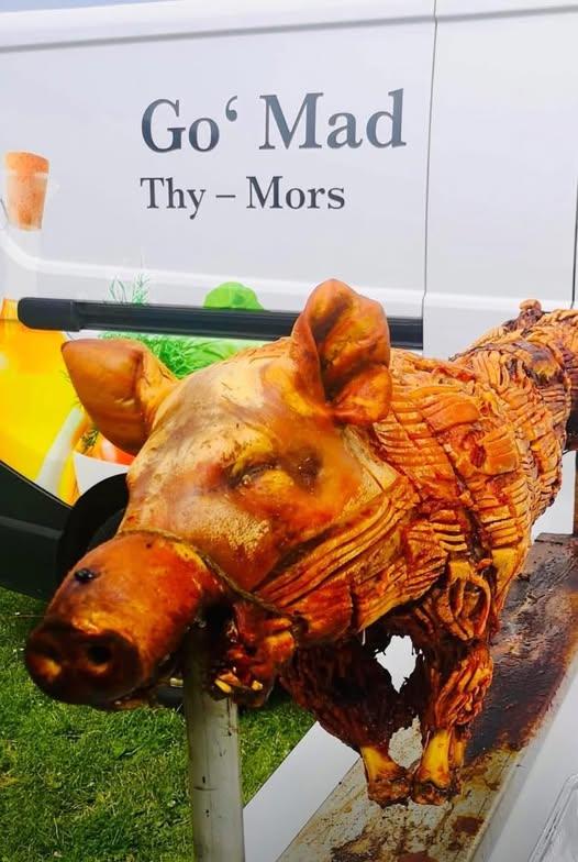 Helstegt pattegris på spyd